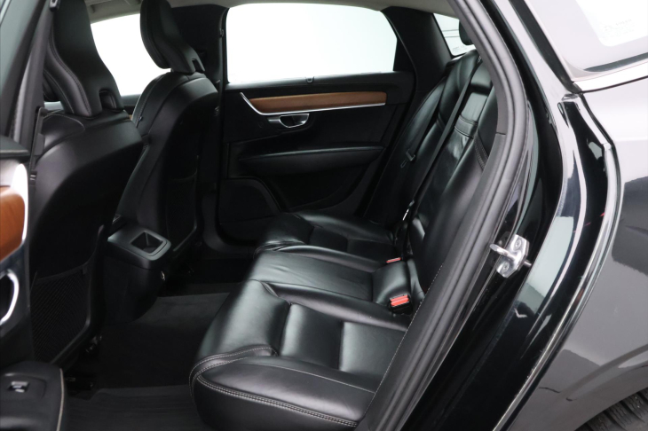 Volvo S90 2.0 D4 140kW CZ Inscription