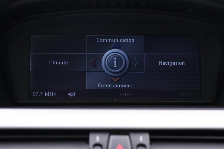 BMW M5 5,0 373kW Kůže Klima. Navigace