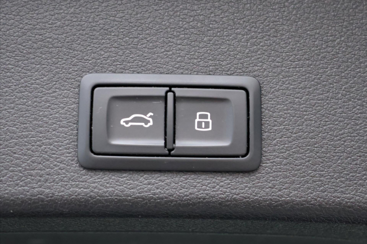 Audi A4 3,0 TDI 200kW quattro Navi