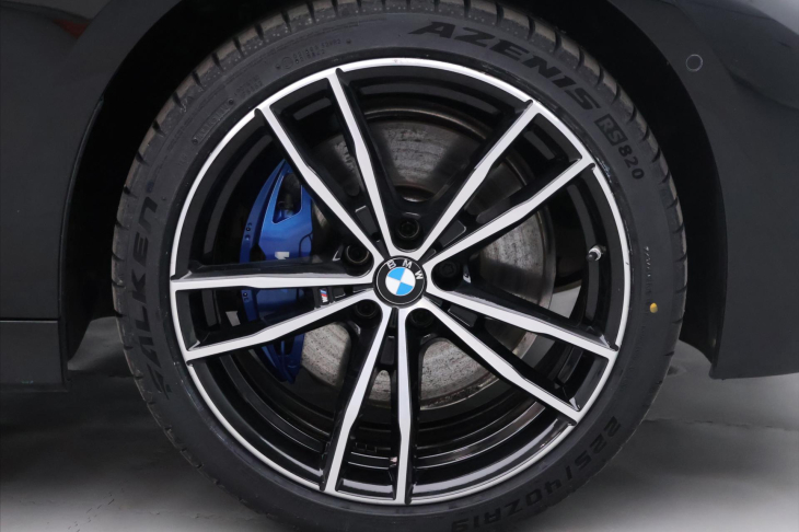 BMW Řada 3 2,0 330e xDrive M-Paket Laser