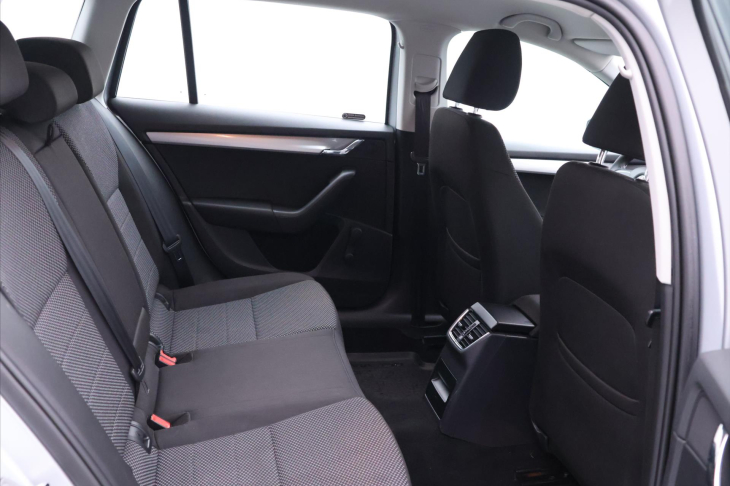 Škoda Octavia 1,6 TDI Ambition Xenon CZ DPH