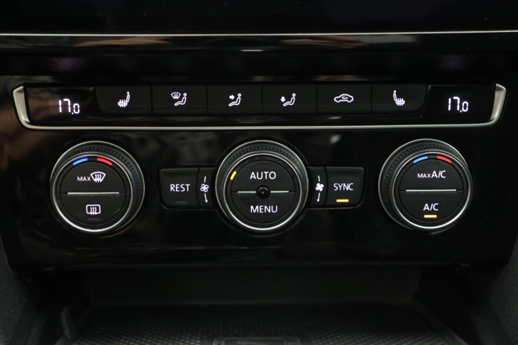 Volkswagen Passat 2,0 TDI 110kW DSG Elegance
