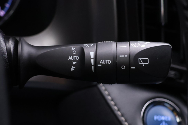 Toyota RAV4 2,5 Hybrid 114kW e-CVT 4WD CZ