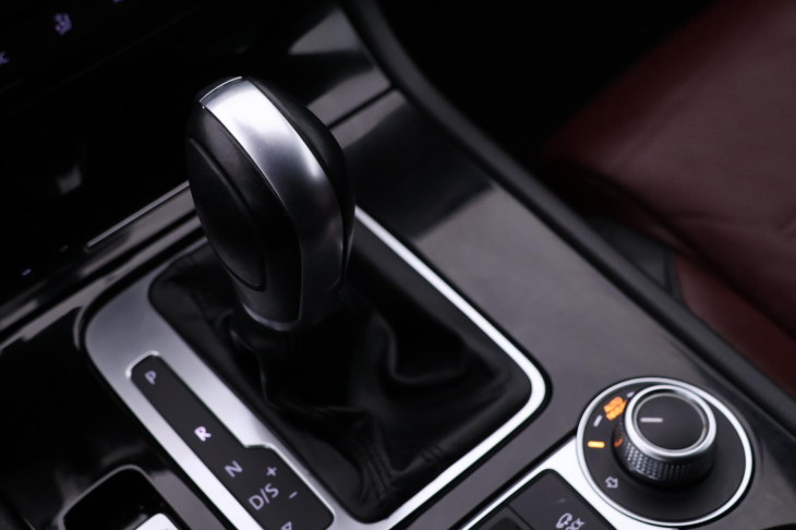 Volkswagen Touareg 3,0 TDI 193kW CZ Masaj DPH