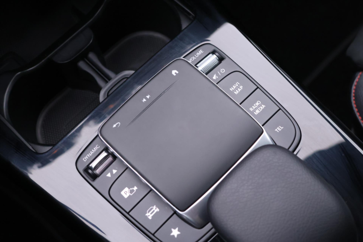 Mercedes-Benz CLA 1.3 180 100kW AMG LINE CZ DPH