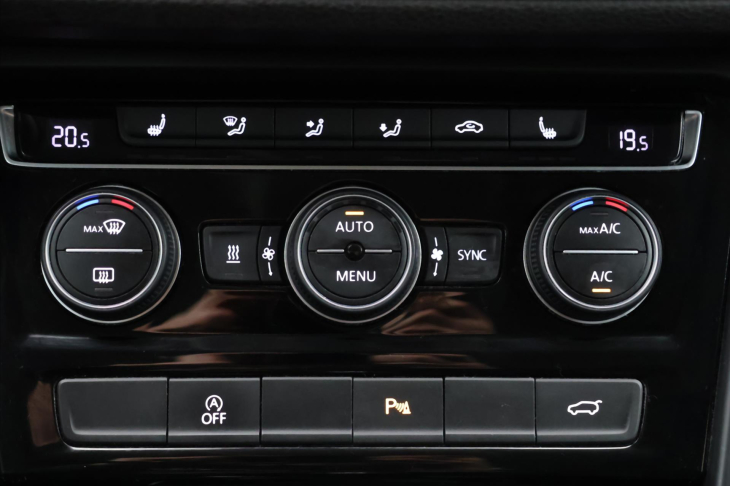 Volkswagen Touran 2,0 TDI 110kW DSG Matrix DPH