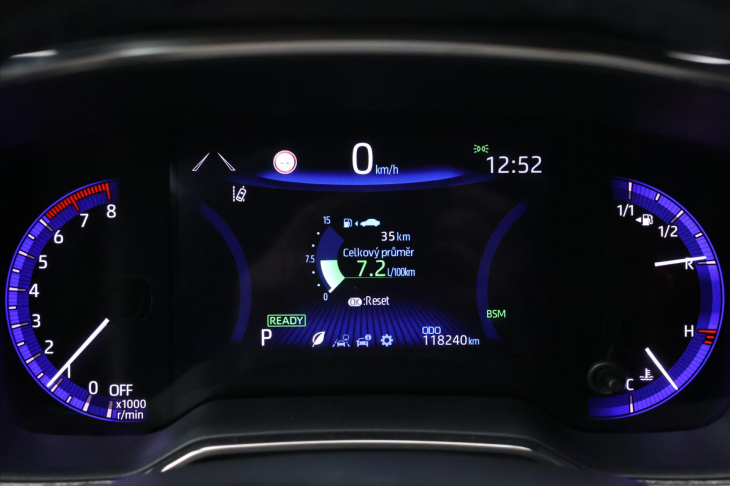 Toyota Corolla 2,0 e-CVT 112kW Executive CZ