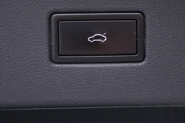 Volkswagen Tiguan 1,5 TSI R-line virtual DPH LED