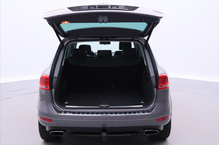 Volkswagen Touareg 3,0 TDI 176kW 4M Kůže Tažné