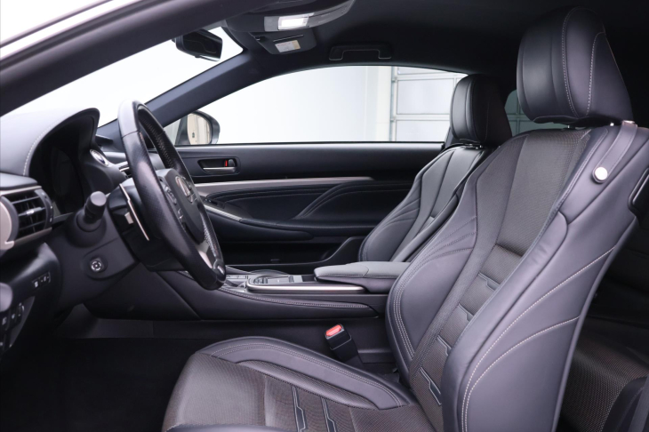 Lexus RC 300h 2,5 133kW F-Sport Navi CZ