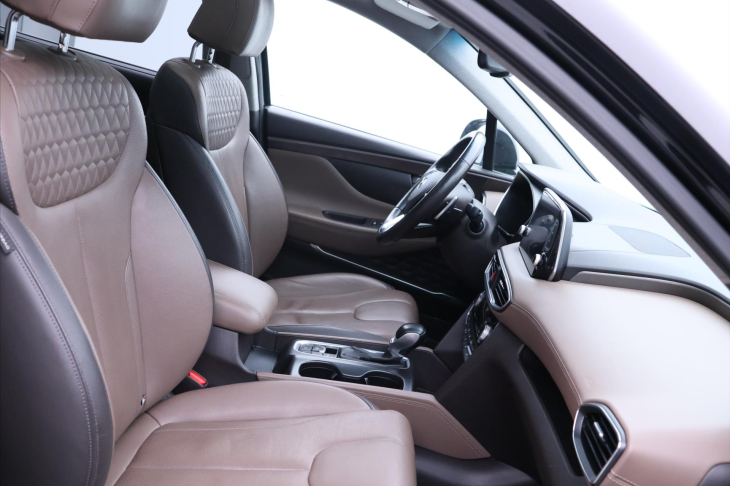 Hyundai Santa Fe 2,2 CRDI 147kW Aut. 4WD Luxury