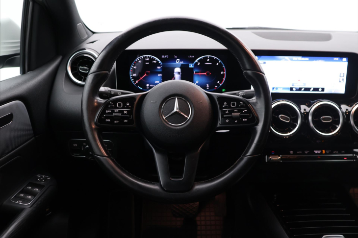 Mercedes-Benz Třídy B 1,5 180d 85kW Aut. Led Navi CZ