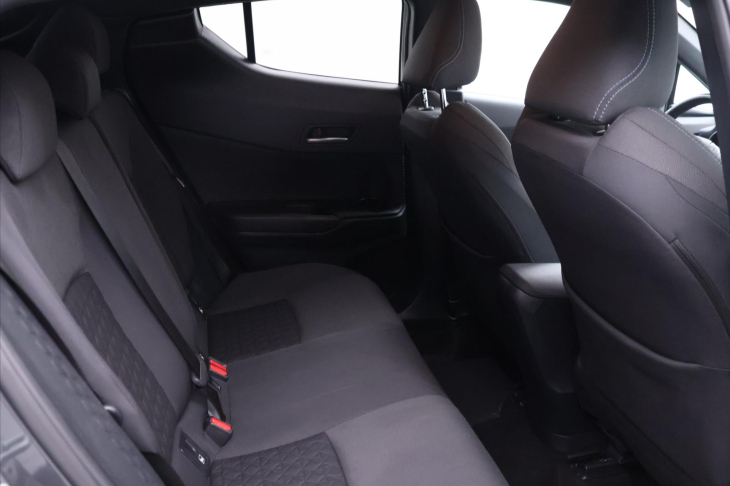 Toyota C-HR 2,0 E-CVT 112kW Executive