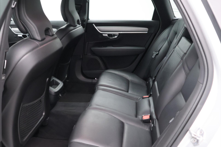 Volvo V90 2,0 T5 184kW Momentum CZ DPH