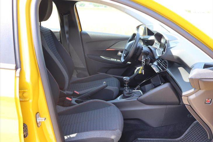 Peugeot 208 1,2 101k Allure CZ 1.Maj DPH