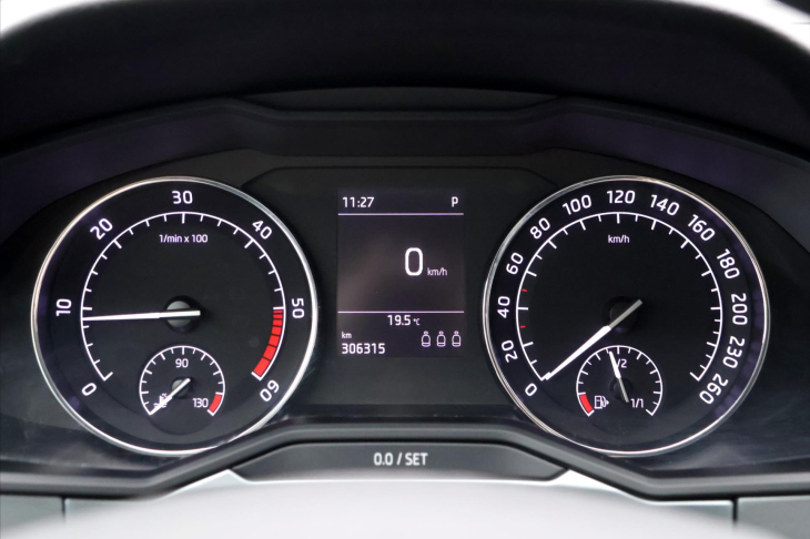Škoda Superb 2,0 TDI 140kW DSG 4x4 CZ