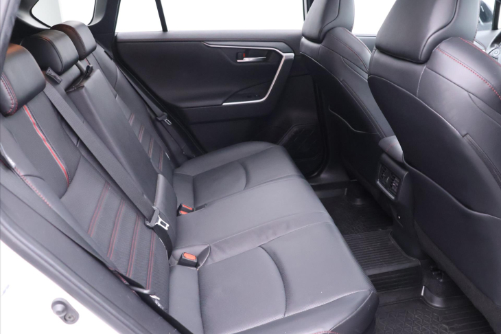 Toyota RAV4 2,5 Plug-In 136kW 4WD CZ DPH