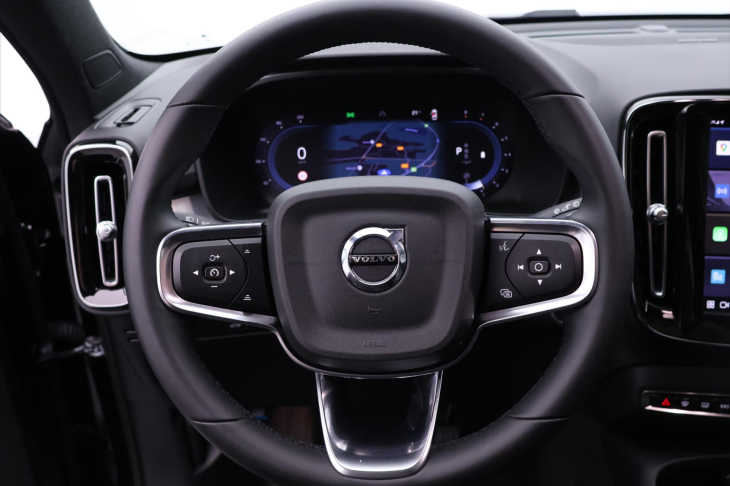 Volvo XC40 2,0 B4 145kW DCT Plus Dark DPH