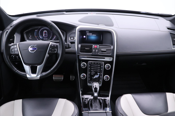 Volvo XC60 2,4 D4 140kW Aut. AWD Summum