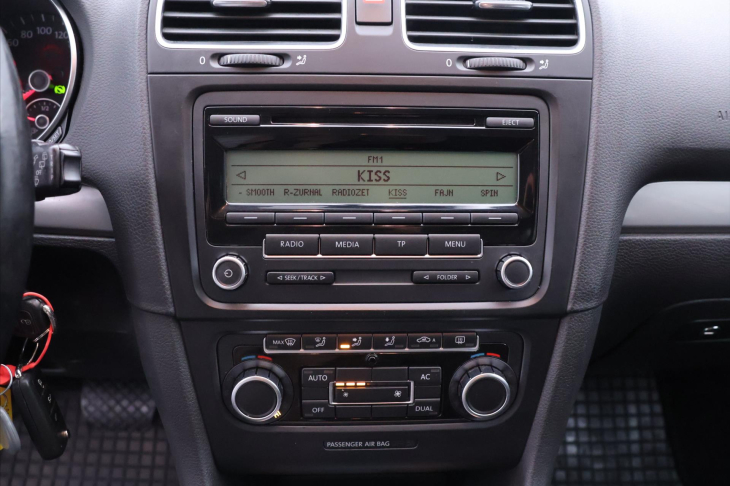 Volkswagen Golf Variant 1,6 TDI 77kW DSG Aut.klima CZ