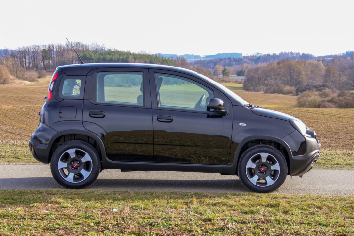 Fiat Panda 1,0 i Hybrid Cross Klima DPH
