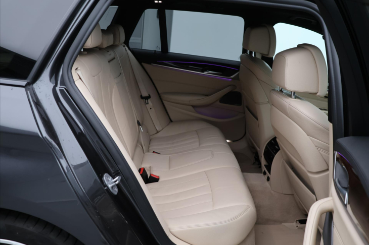 BMW Řada 5 3,0 540d 235kW xDrive M DPH