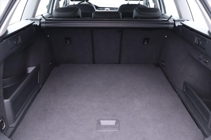 Volkswagen Passat 2,0 TDI 140kW R-Line DSG