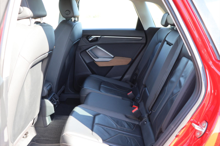 Audi Q3 2,0 TDI 110kW Advanced CZ DPH