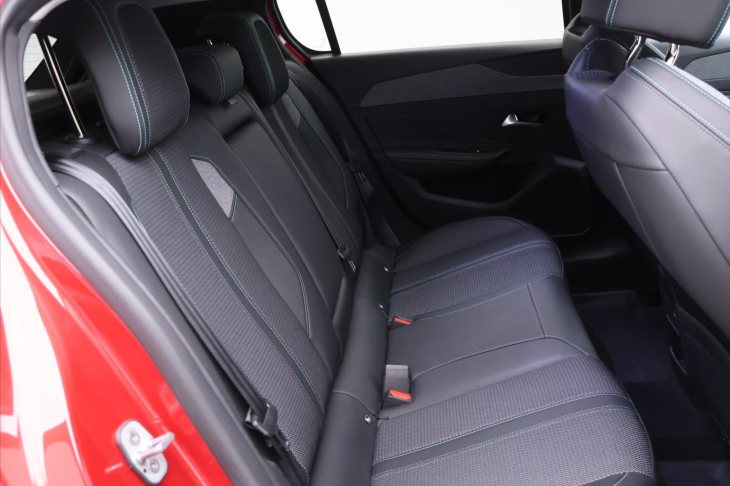 Peugeot 308 1,2 PT 96kW CZ Allure LED DPH