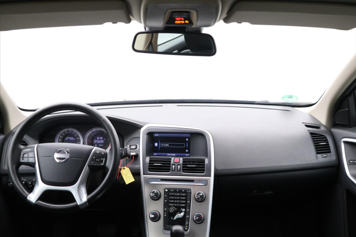Volvo XC60 2,4 D3 120kW Momentum AWD AUT