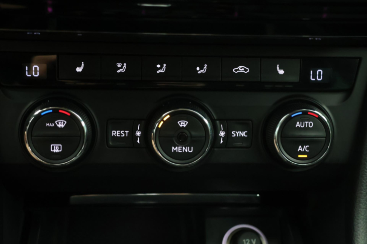 Škoda Superb 2,0 TDI 140kW 4x4 DSG Style CZ