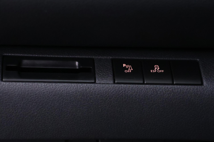 Peugeot 5008 1,6 i 88kW Panorama Aut.klima