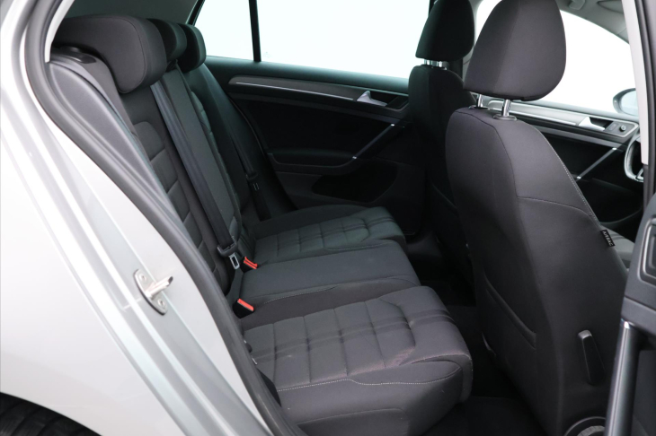 Volkswagen Golf 1,2 TSI Xenon Serv.kniha