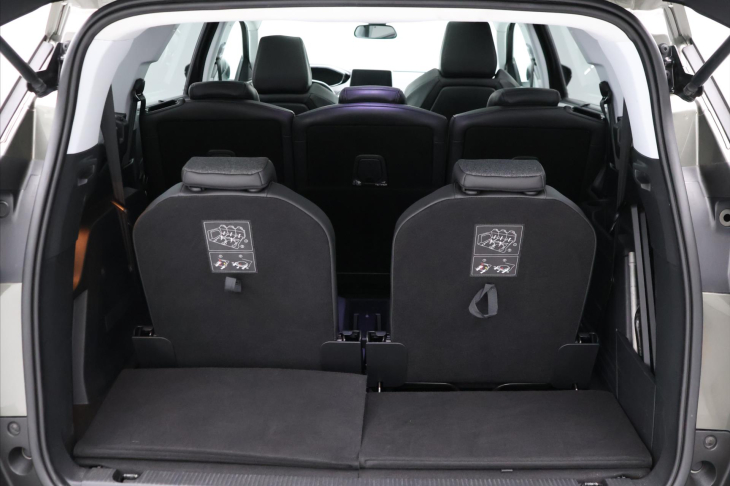 Peugeot 5008 1,2 PT 96kW Allure PANO 7-míst