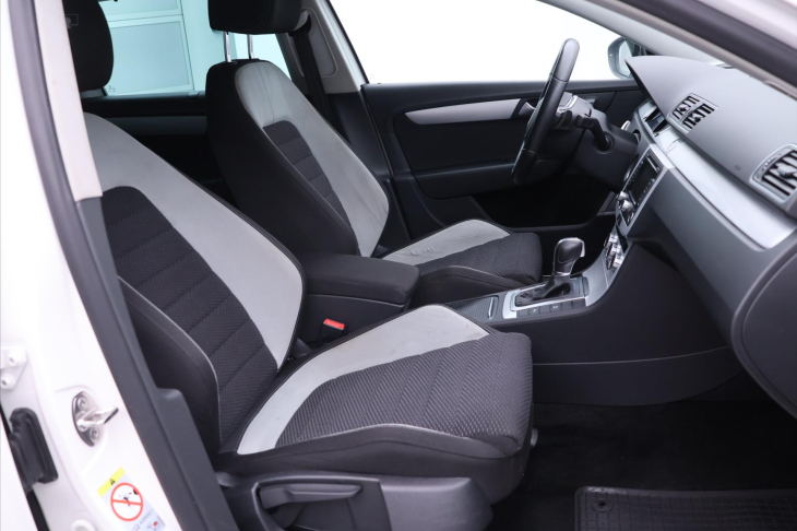 Volkswagen Passat 2,0 TDI 130kW DSG CZ R-Line