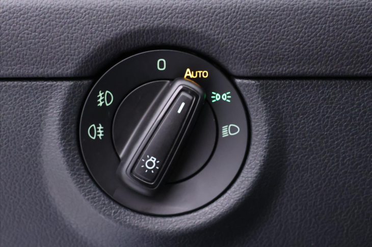 Škoda Octavia 1,6 TDI 81kW Joy Navi Xenon