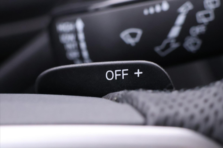 Volkswagen Tiguan Allspace 2,0 TSI DSG 4M R-Line 7Míst DPH