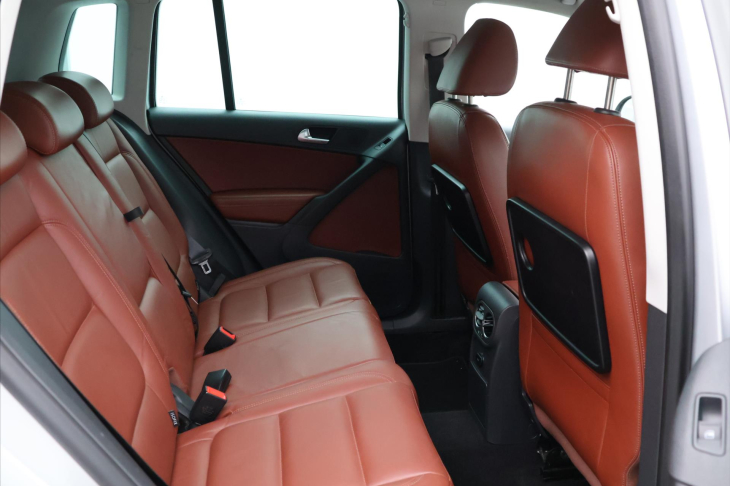 Volkswagen Tiguan 2,0 103KW KŮŽE DSG 4MOTION ALU