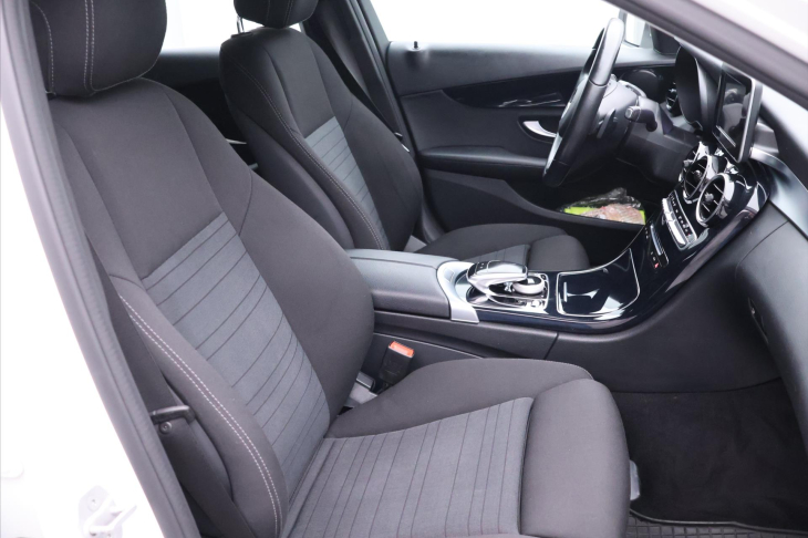 Mercedes-Benz Třídy C 2,1 200 D 100kW Automat Klima