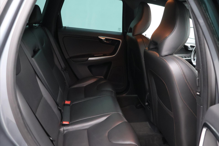Volvo XC60 2,0 D4 140kW Aut. Summum