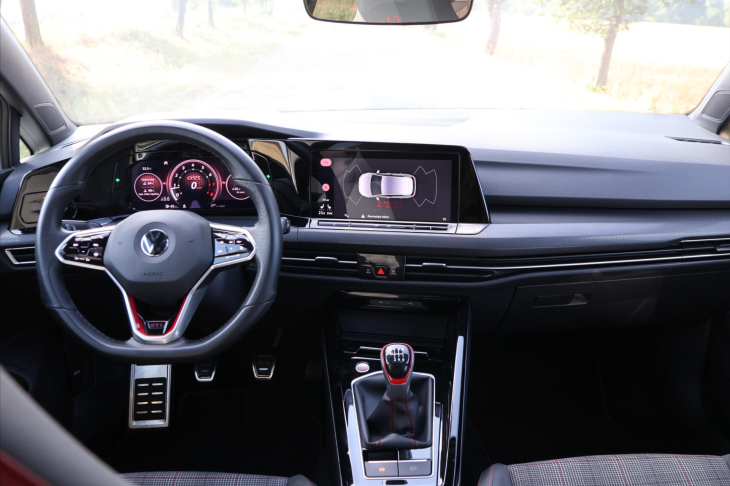 Volkswagen Golf 2,0 TSI GTI 180kW Virtual DPH