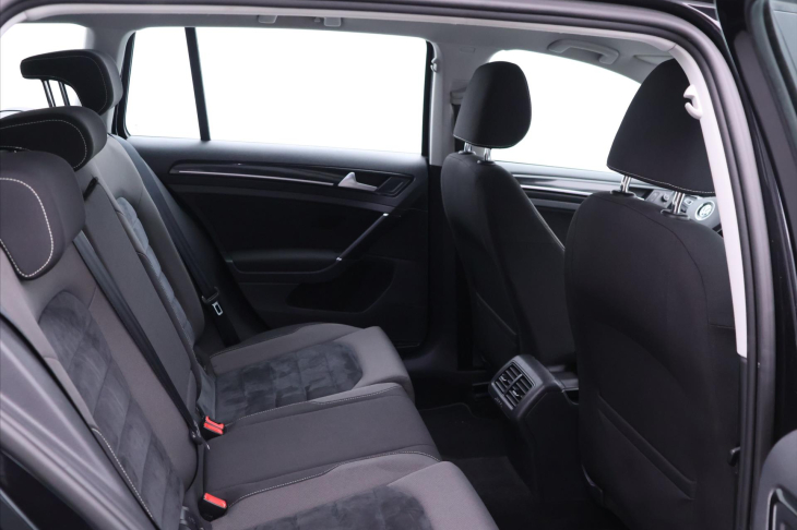 Volkswagen Golf 1,4 TSI Highline Bi-xenon