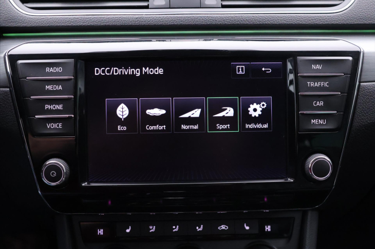 Škoda Superb 2,0 TDI 140kW DSG Style Kůže