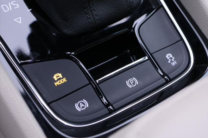 Škoda Karoq 1,5 TSI 110kW DSG STYLE Kůže