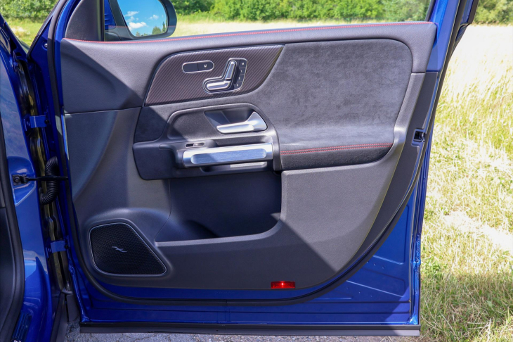 Mercedes-Benz GLB 2,0 200d 4Matic AMG Premium