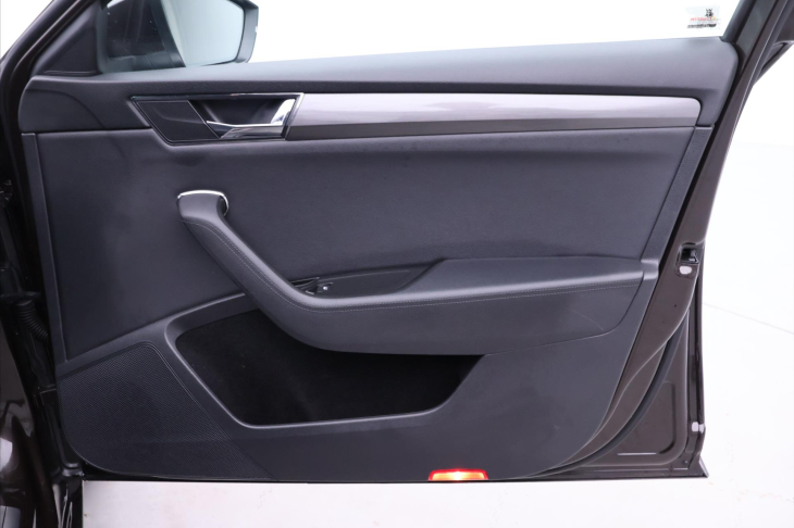 Škoda Superb 2,0 TDI 110kW Style DSG CZ DPH