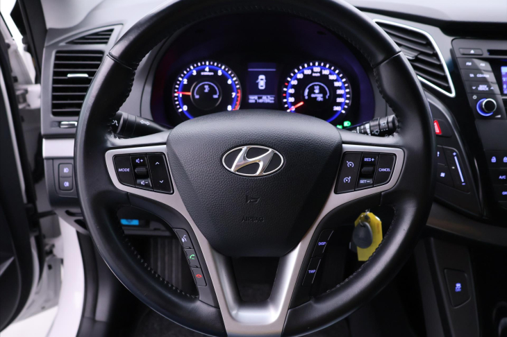 Hyundai i40 1,6 GDI Fifa edice Serv. kniha