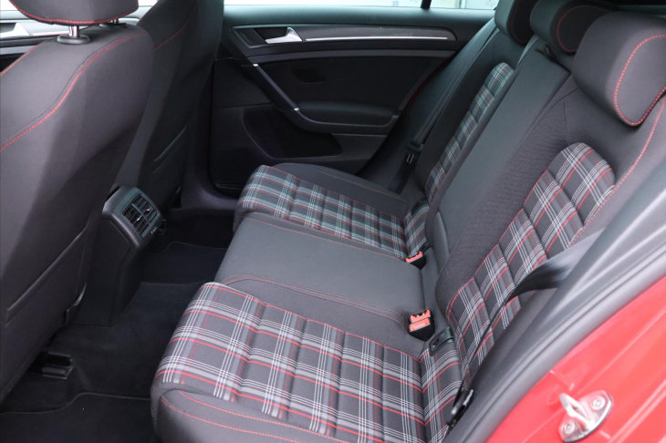 Volkswagen Golf 2,0 TSI GTI Performance 180kW CZ