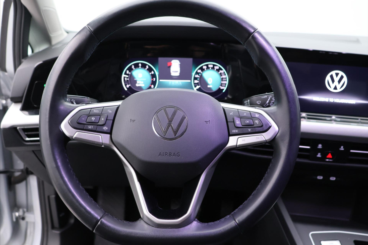 Volkswagen Golf 1,5 TSI 110kW DSG CZ 1.Maj DPH