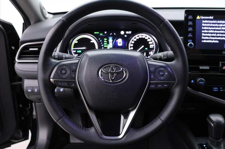 Toyota Camry 2,5 HEV Aut. CZ Executive DPH